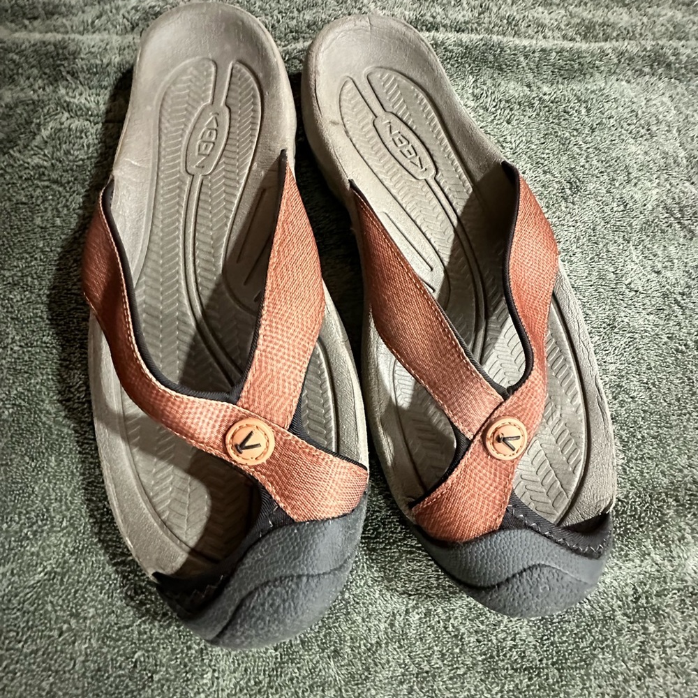 KEEN Men’s Sandals. Size 10. New.